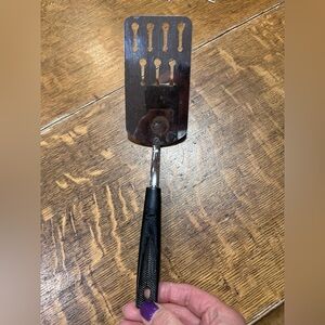 Ekco‎ Black and Silver Slotted Turner